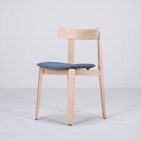 Chaise Nora chêne - tissu bleu